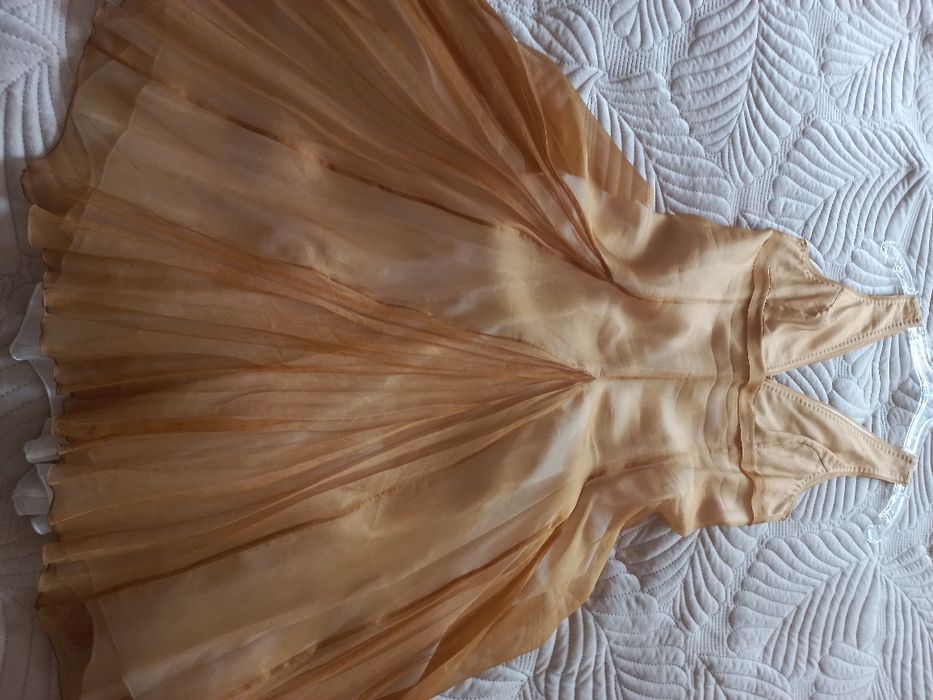 Сукня золотистого кольору р.S HUGO BOSS