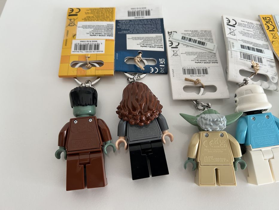Zestaw breloczków. Brelok Lego z latarką 6 sztuk