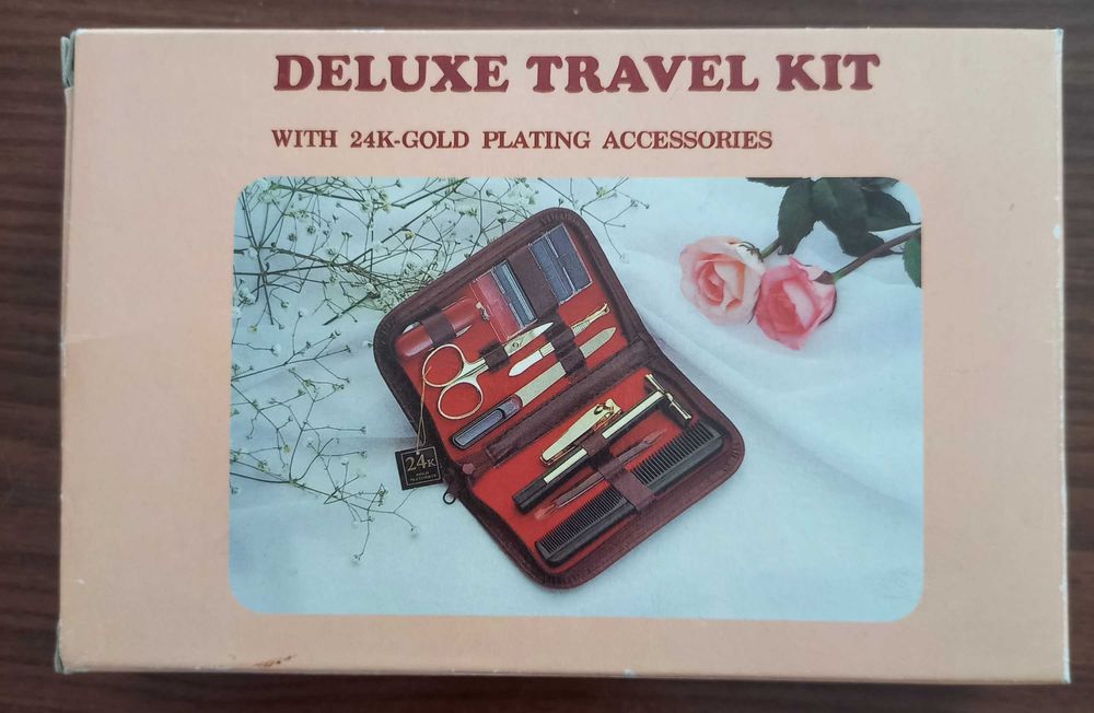 Маникюрный набор Deluxe Travel Kit 24K-Gold Plating Accessories