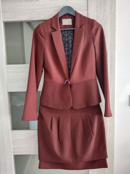 Kostium bordowy damski