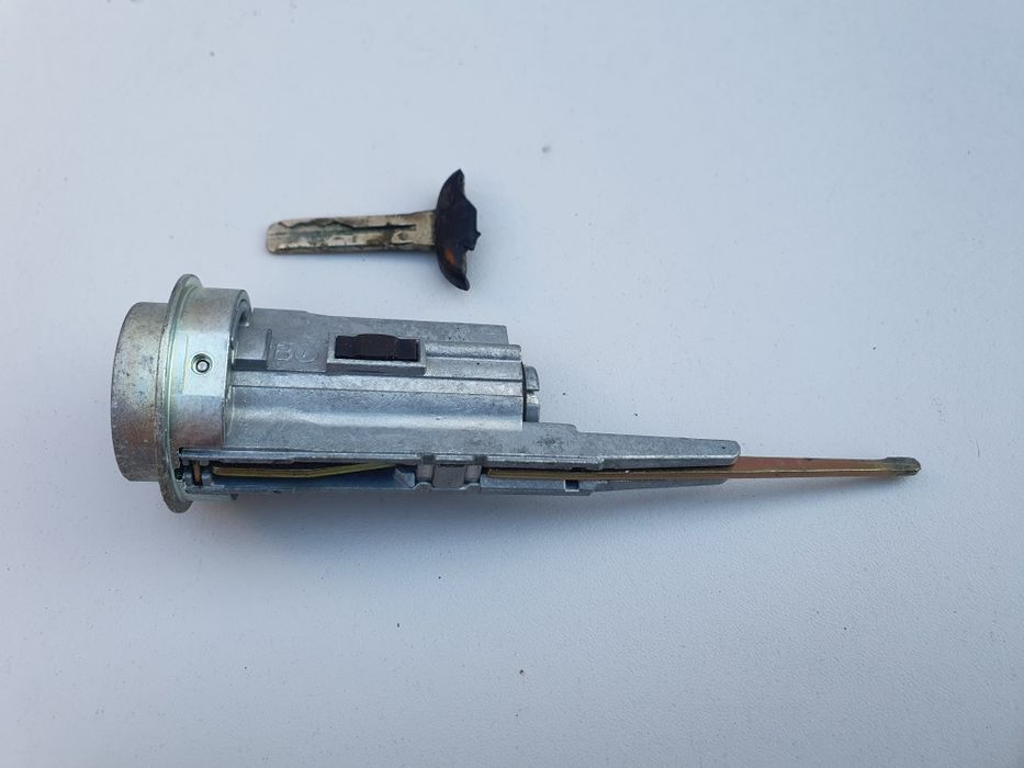 LEXUS IS200 IS300 stacyjka kluczyk 99-05