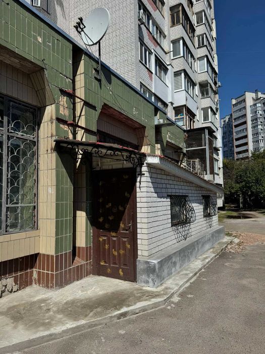 Продаж комерційного приміщення під аптеку, кав`ярню, салон чи ін.