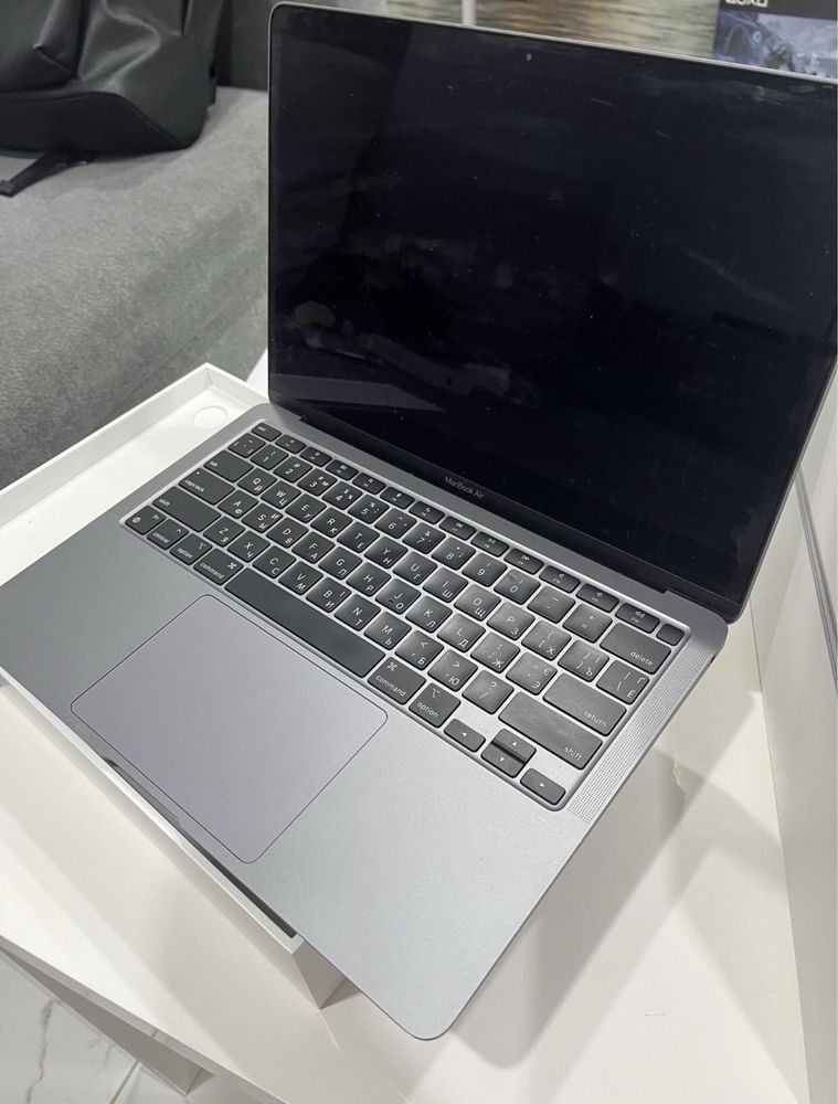 MacBook Air M1 (13-inch, M1, 2020) 8/256GB