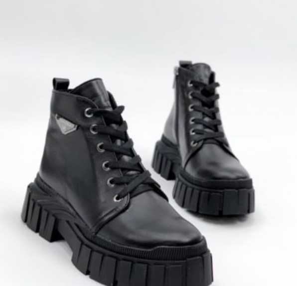 Ботинки жіночі осінні