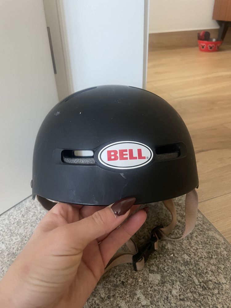 Capacete da marca BELL