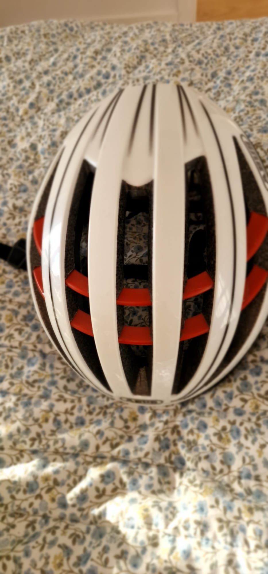 Kask kolarski Abus M