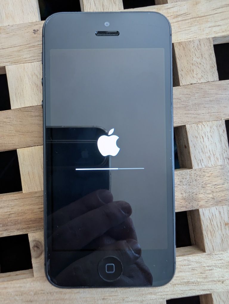 Apple Iphone 5. Bardzodobry stan. Sprawny