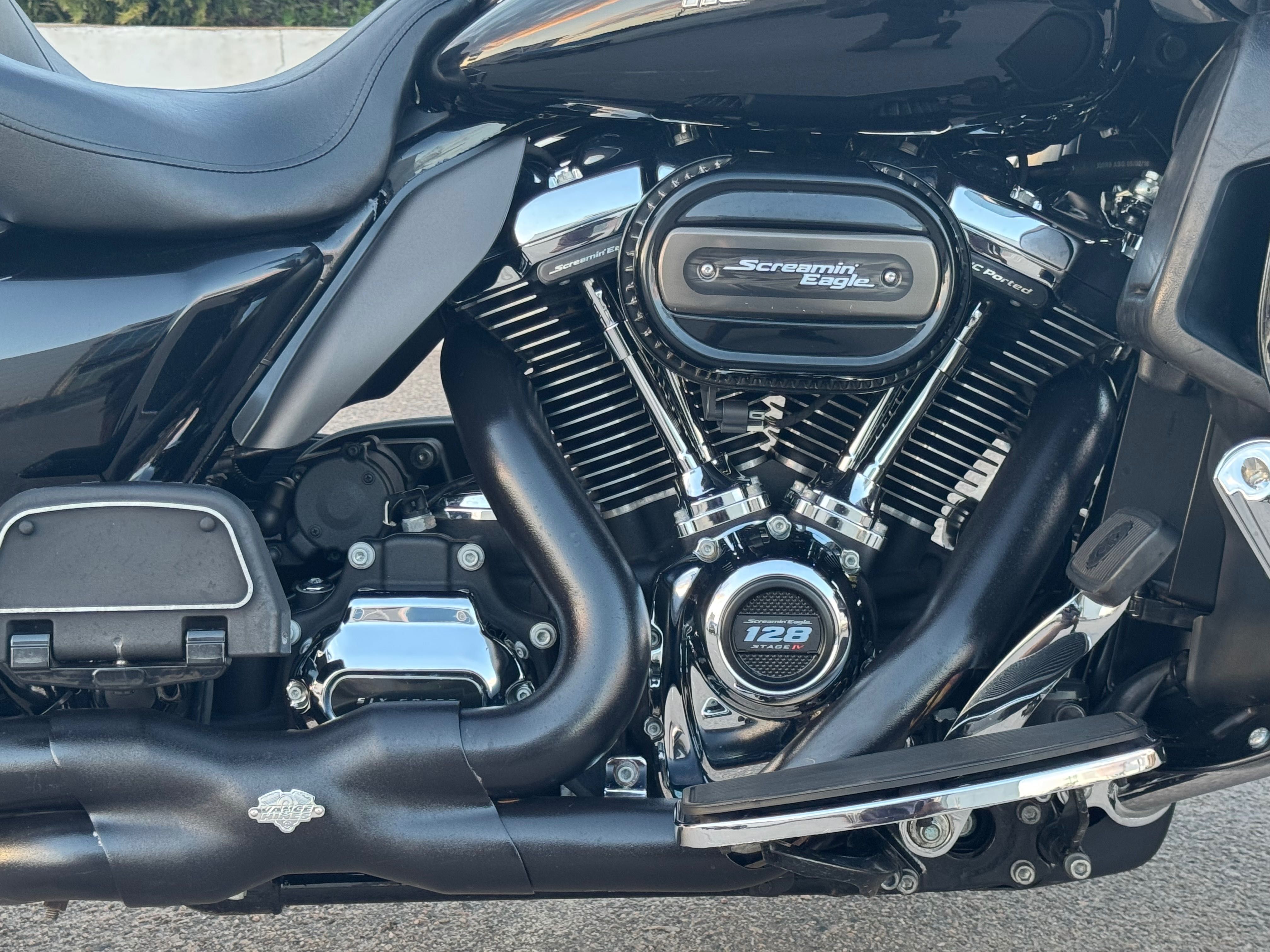 Harley Davidson Road Glide Ultra Limited 128