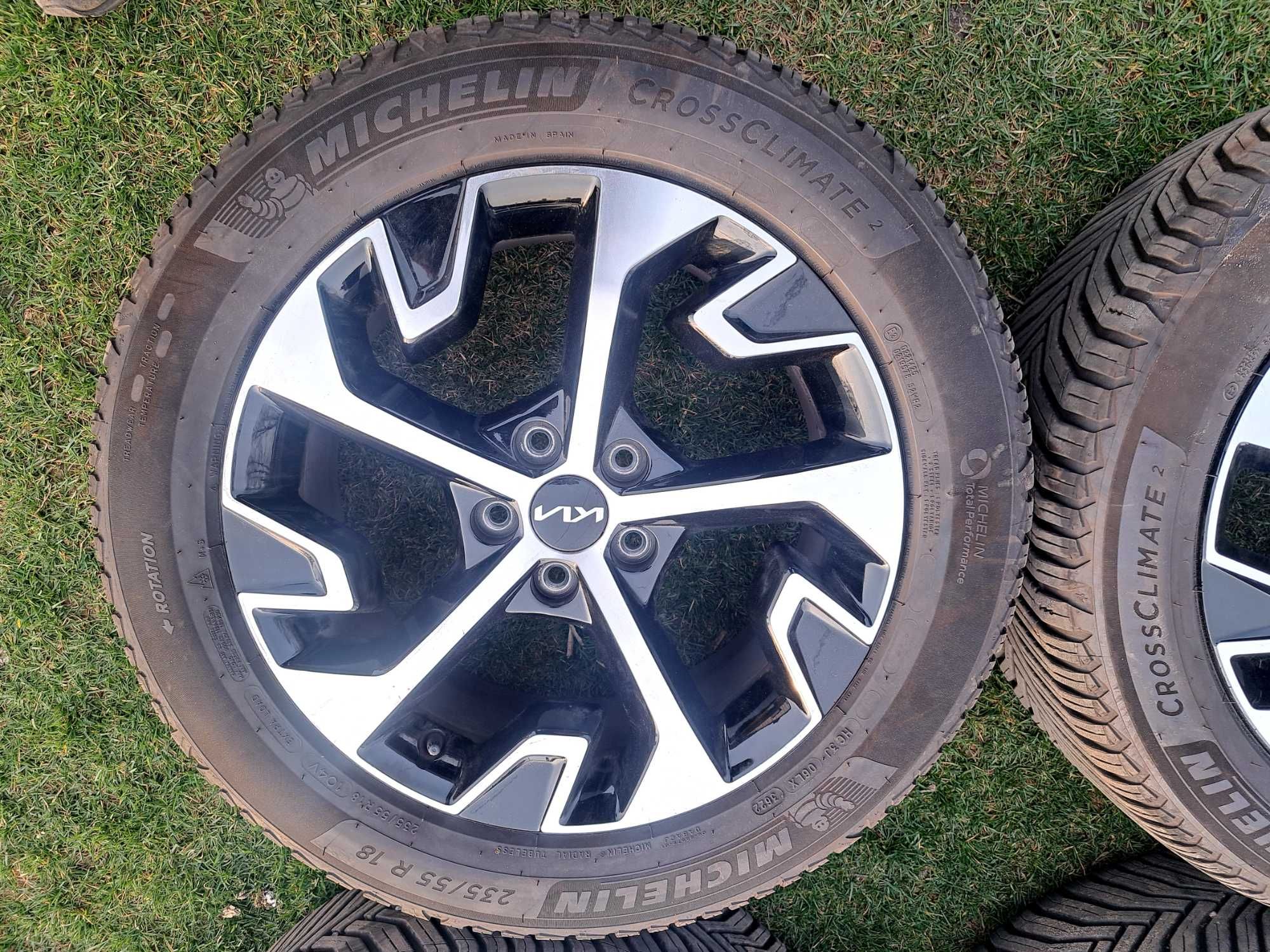 Felgi z oponami wielosezonowymi kia sportage V 235/55 r 18 idealne