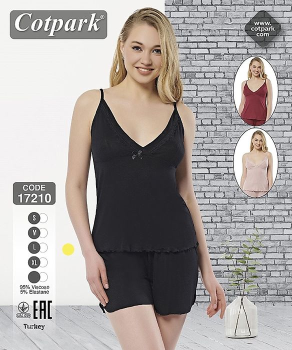 Піжами та нічні сорочки.