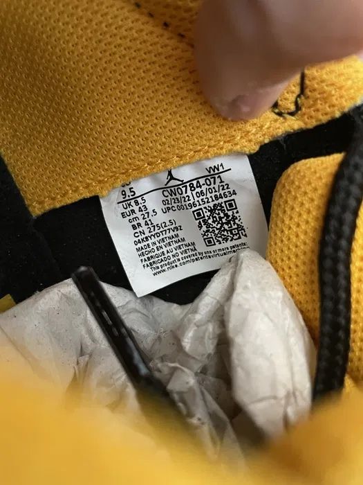 Оригінальні кроссовки Nike Air Jordan 11 Low  CW0784-071