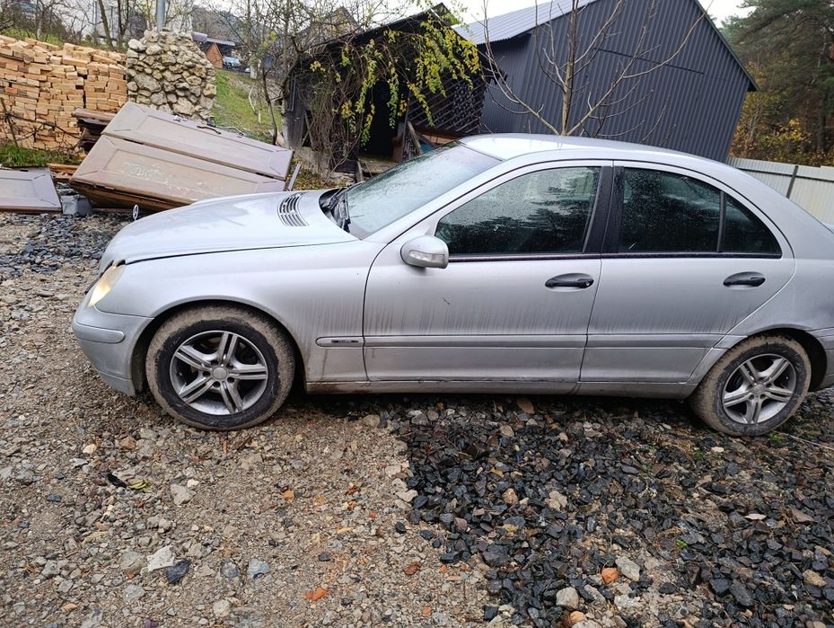 Запчастини  Mercedes  Benz W203