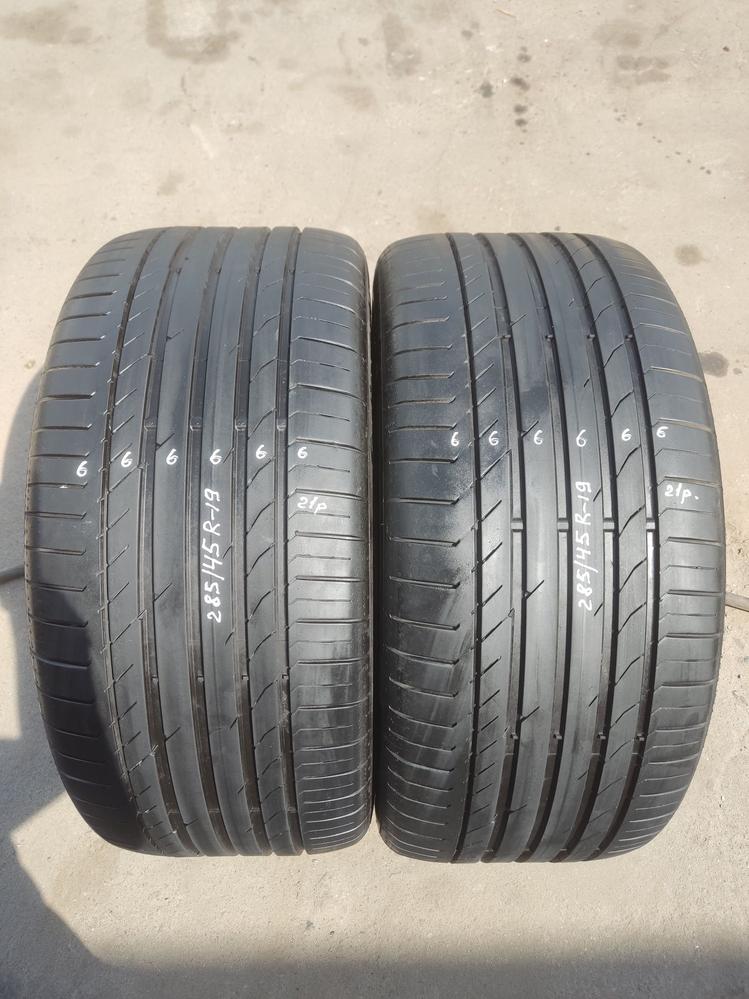 285/45 R-19 Continental