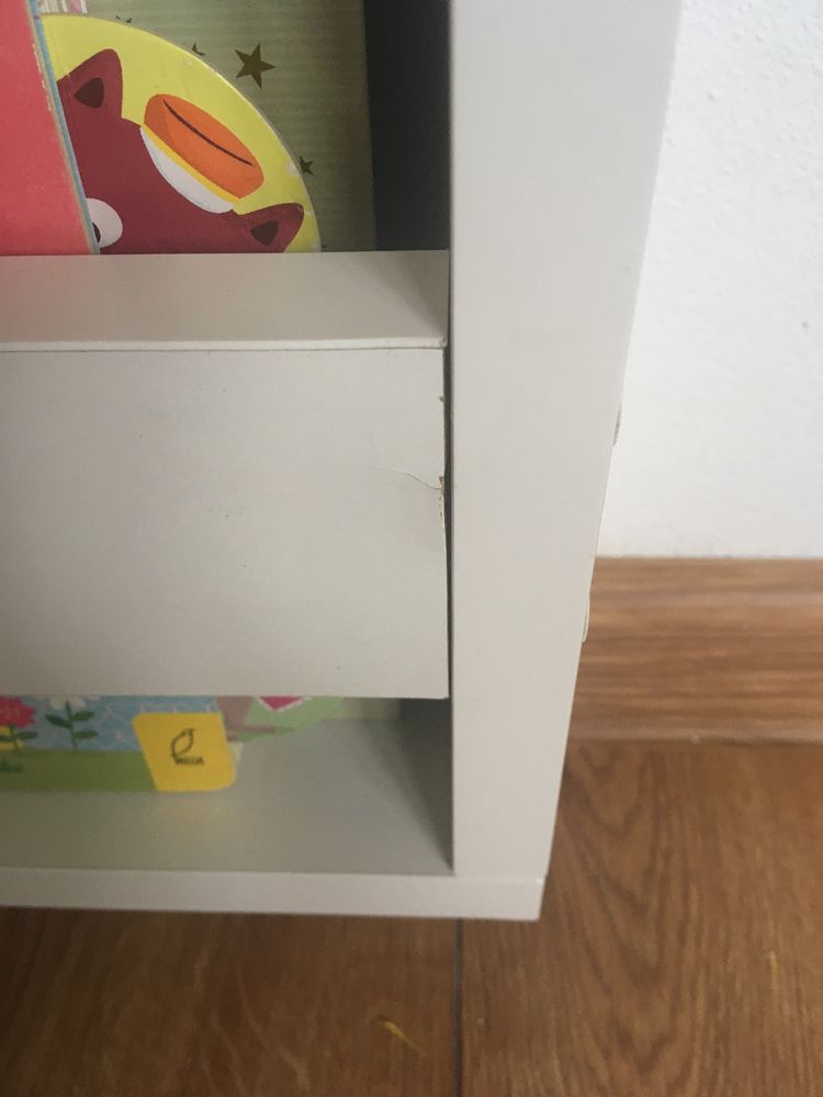 Regał/półka na książki w kształcie domku