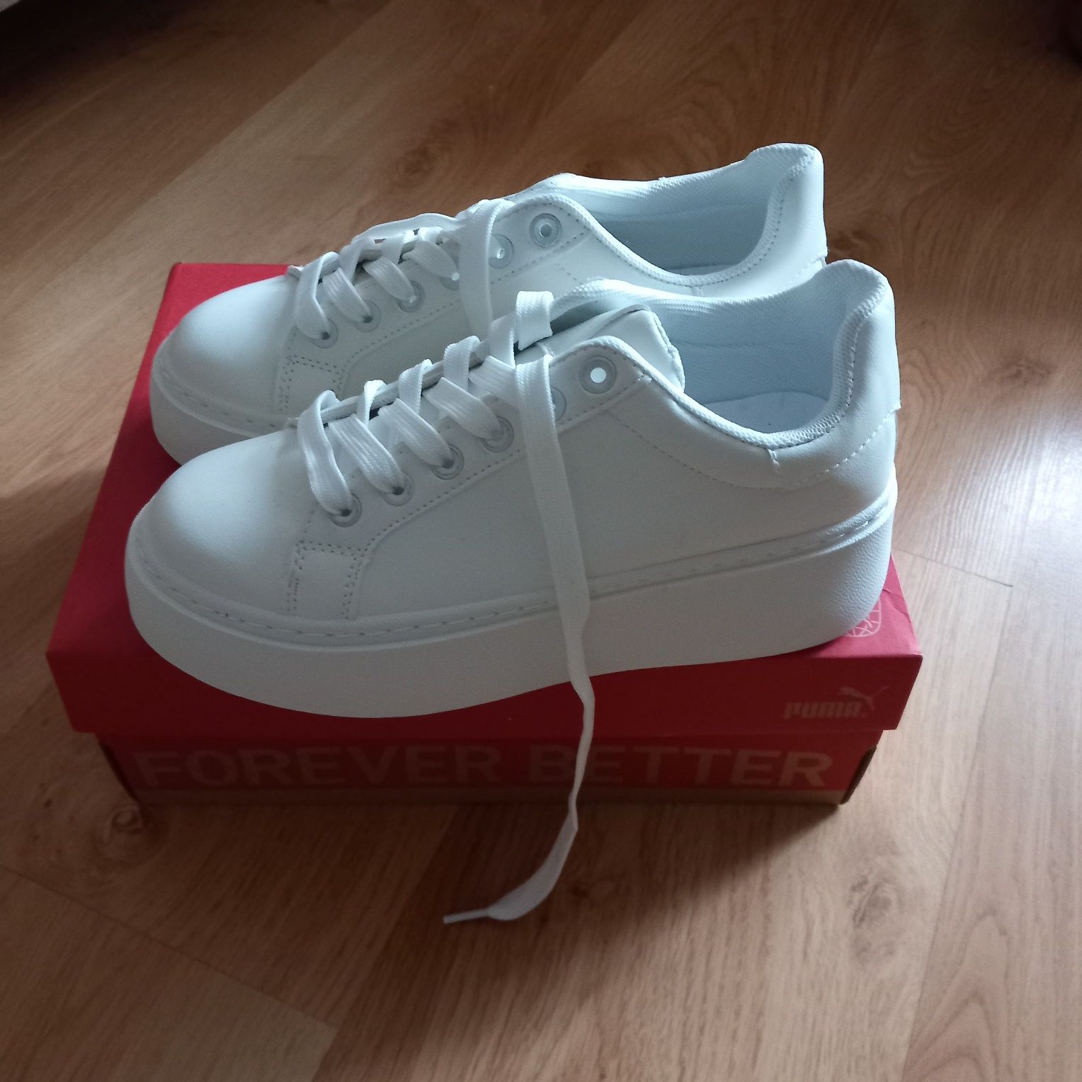 Sneakersy białe Nowe 37