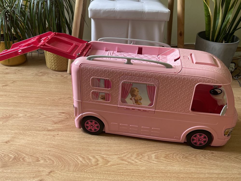 Barbie Camper różowy