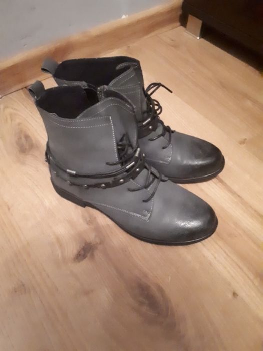 Botki granat czarny wiazane na zamek plaskie