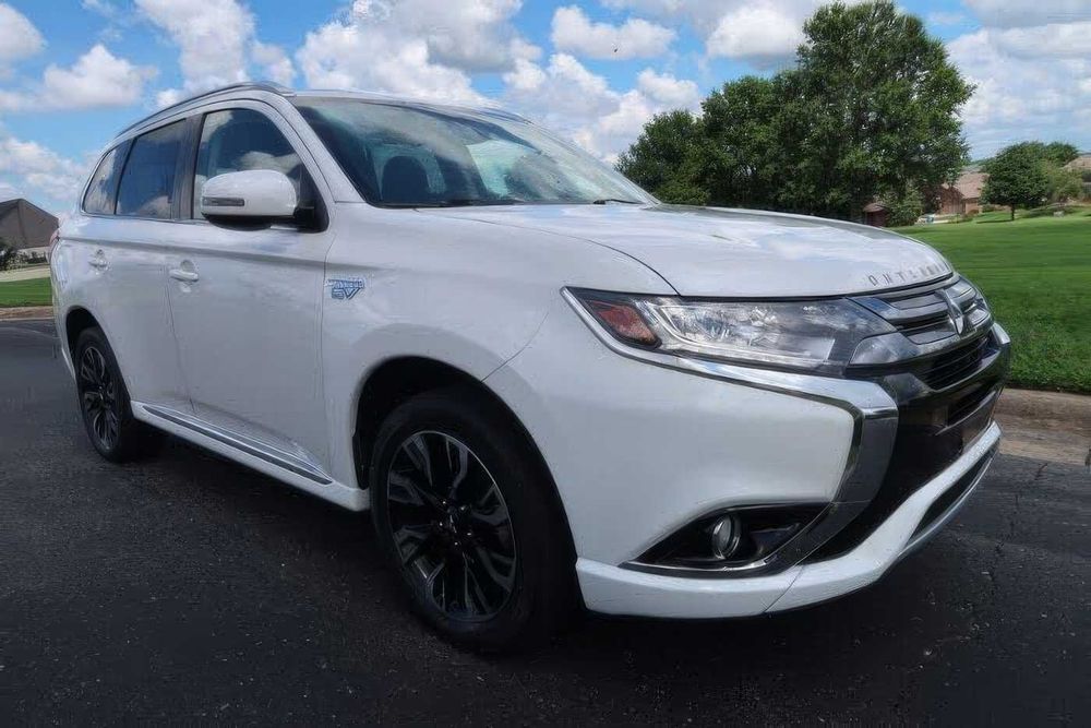 Mitsubishi Outlander Hybrid Plug-in SEL      2018