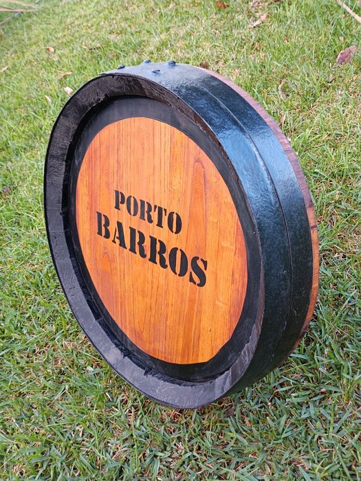 Topo de barril "PORTO BARROS" em madeira de carvalho com aros metálico