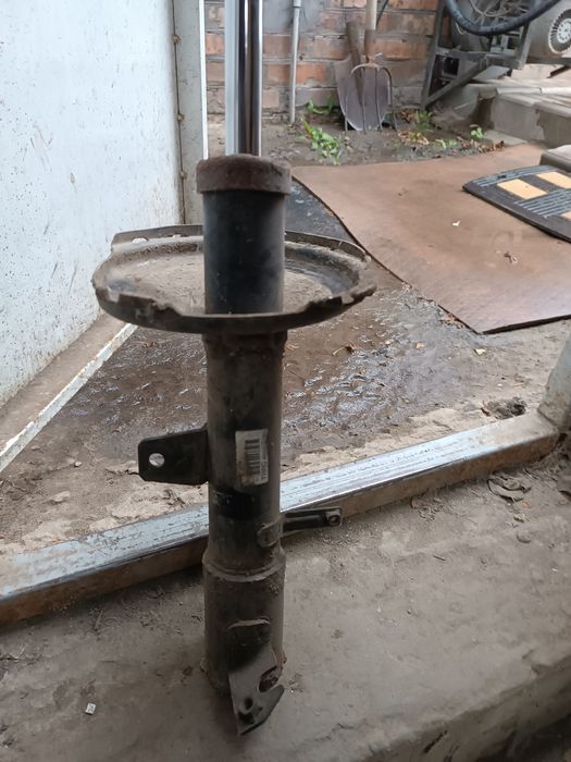 Продам стойку на лексус RX 350