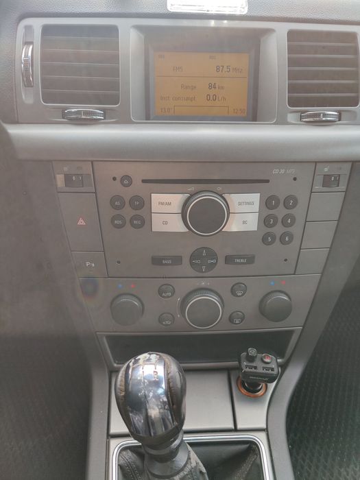 Opel Signum  2,2 бензин