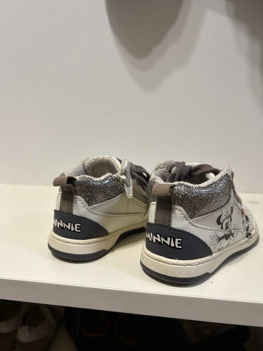 Демесезонки Zara 21р в дуже хошому стані