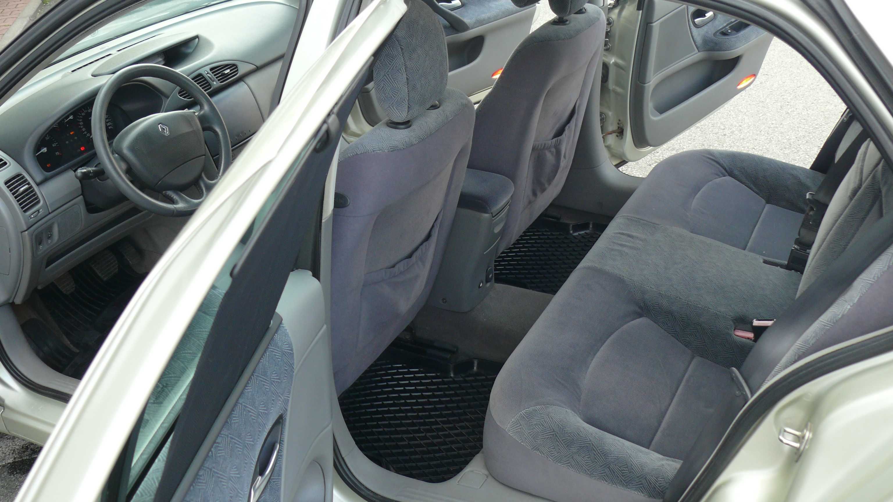 Renault Laguna 1.8 16V Salon Polska!! Niski przebieg!!