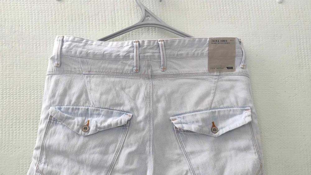 Шорти джинсові Jack & Jones 

розмір: M