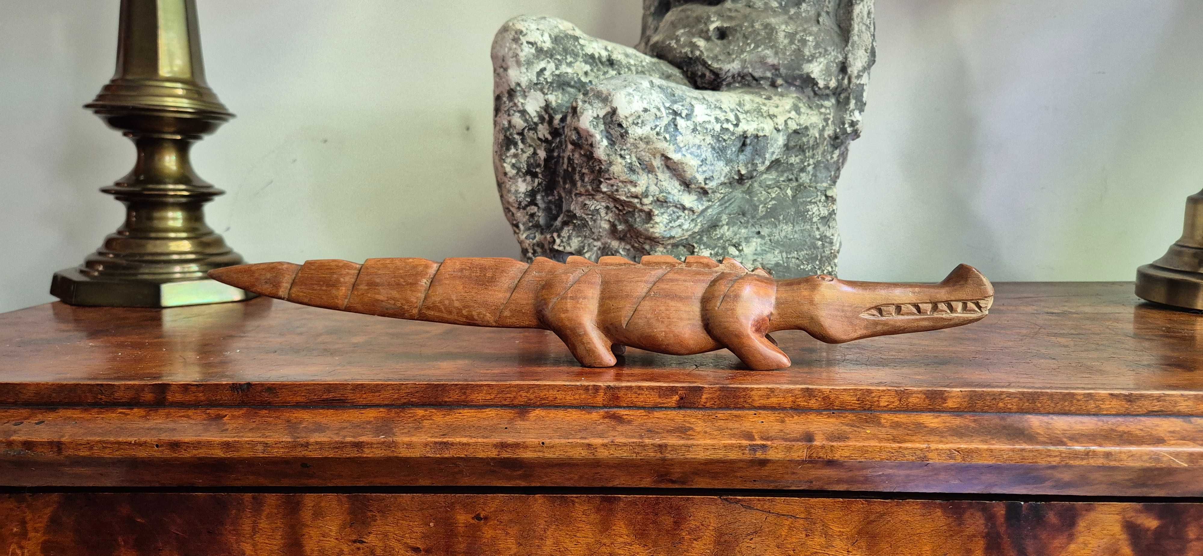 Sztuka rdzenna plemienna Afryki drewniana rzeźba krokodyl aligator