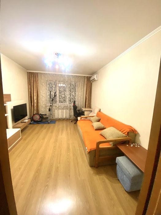 Академмістечко,двокімнатна,євроремонт,метро-3 хвилини