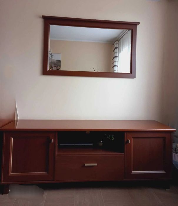 Szafka RTV i lustro