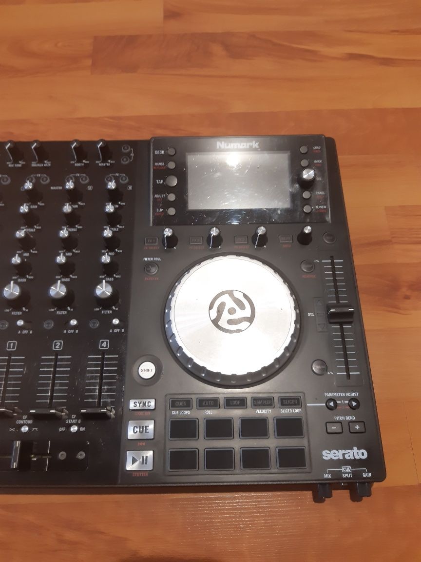 Kontroler Numark NV