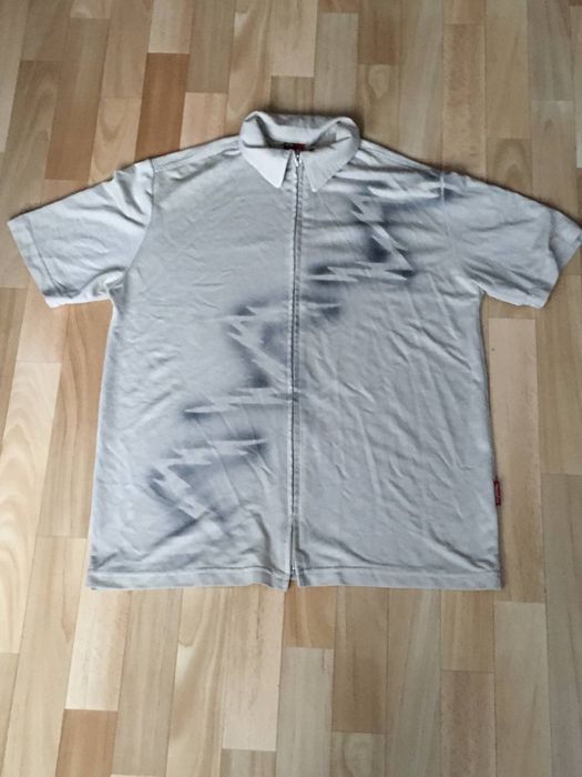 Легка футболка з воротніком