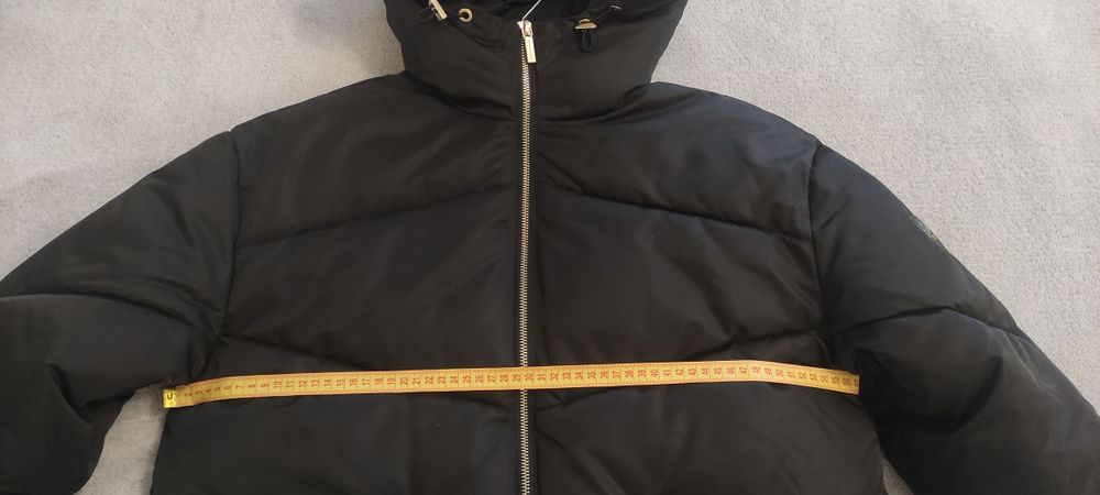 Пуховик жіночий Armani exchange 4400 грн