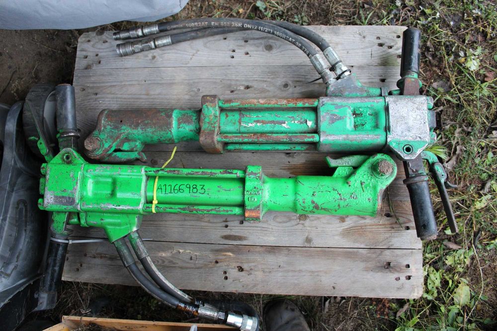 Młot wyburzeniowy ręczny hydrauliczny Terex do stacji JCB Beaver FV23%