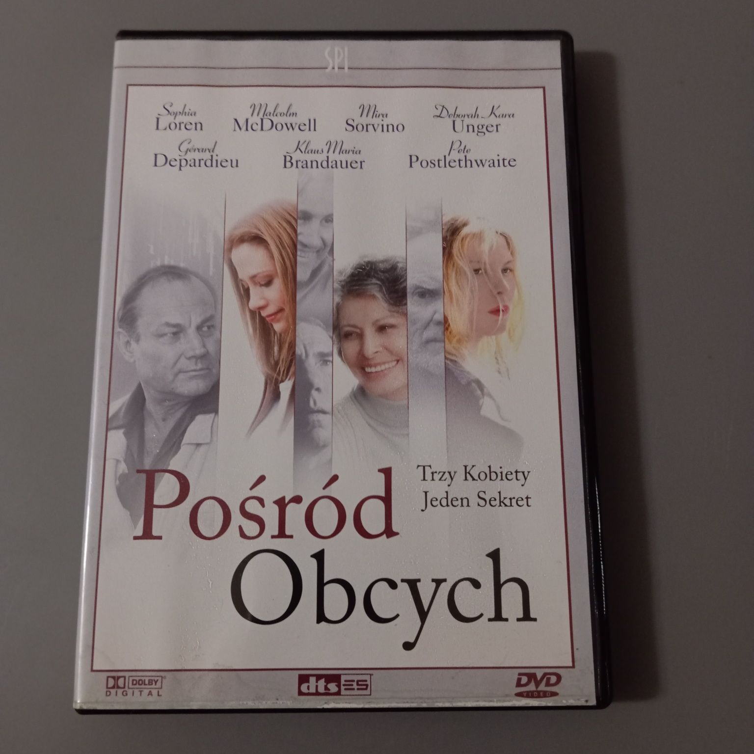 Pośród obcych, film DVD, stan bdb