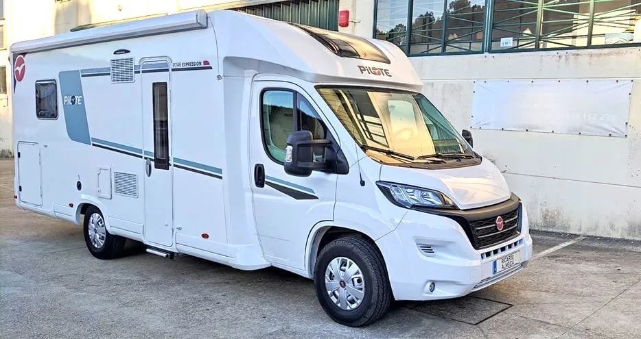 Pilote Expression P746C - IVA descriminado - C. central - Cx. AT9