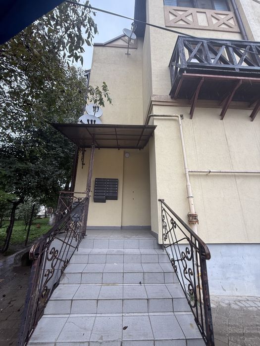 Продається 2-кімнатна квартира м.Миколаїв Львівська область