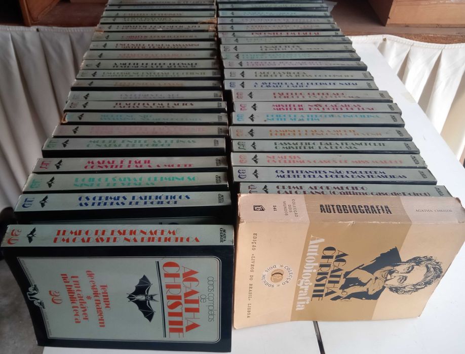 Agatha Christie	- - - - -		Colecção Completa	- - - - -	41 Livros