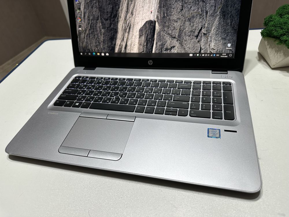 HP EliteBook 850 G4 15.6" 4K IPS| i7-7600U|16 DDR4|SSD256Gb|Radeon R7
