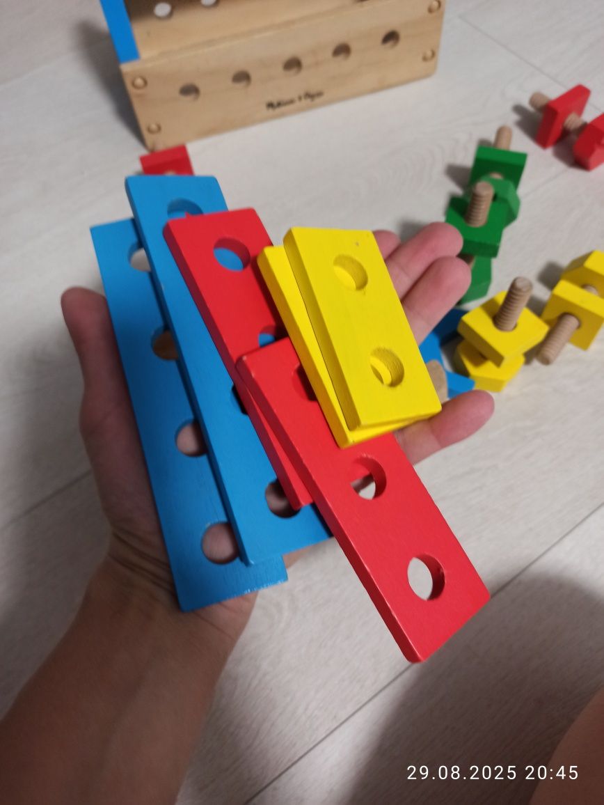 Набір дерев'яних іграшкових інструментів Melissa and Doug