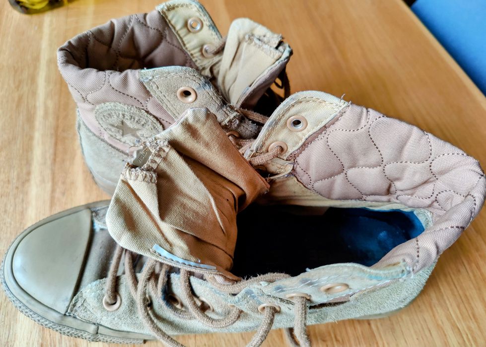 Converse All Star – wysokie, beżowe, klasyczny styl