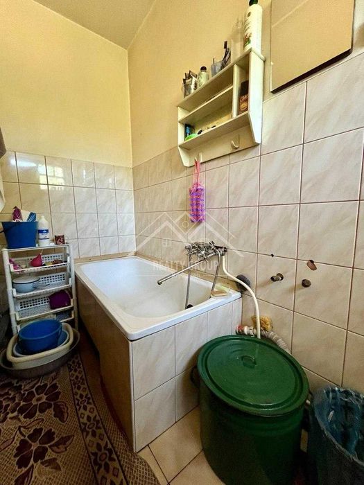 Продаж  просторого будинку Універмаг 44 квартал