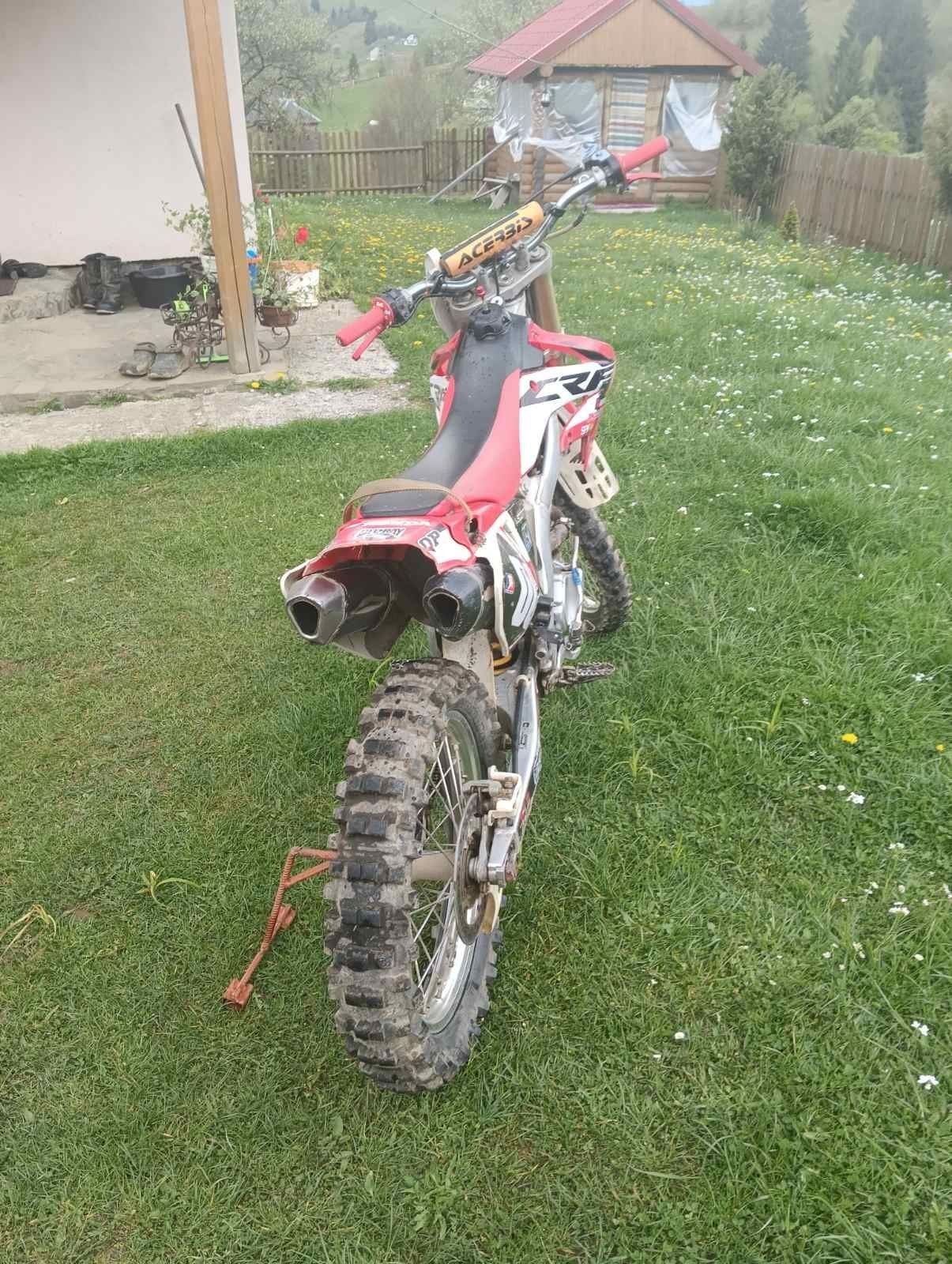 Продам Honda CRF