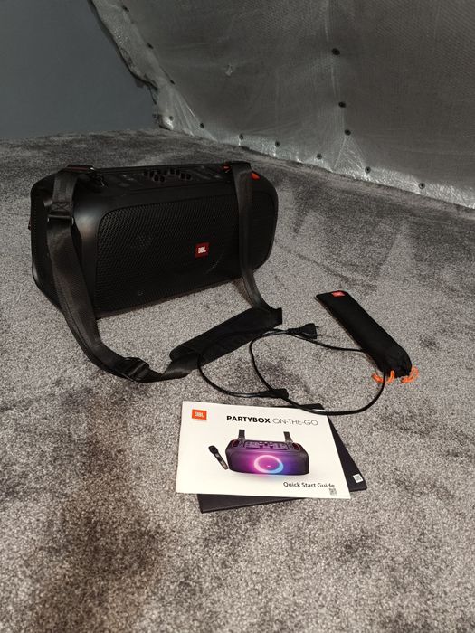 JBL partybox on-the-go
