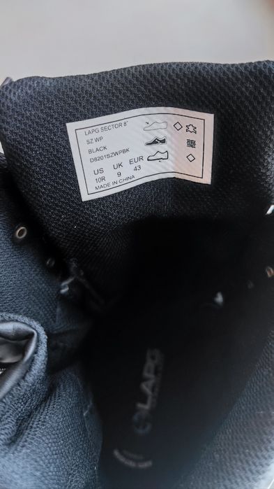 Берцы тактические, лёгкие.