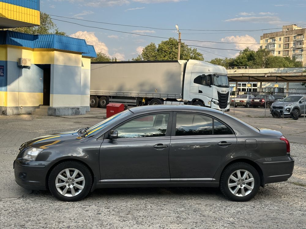 Toyota Avensis 2008 року (рестайлінг)