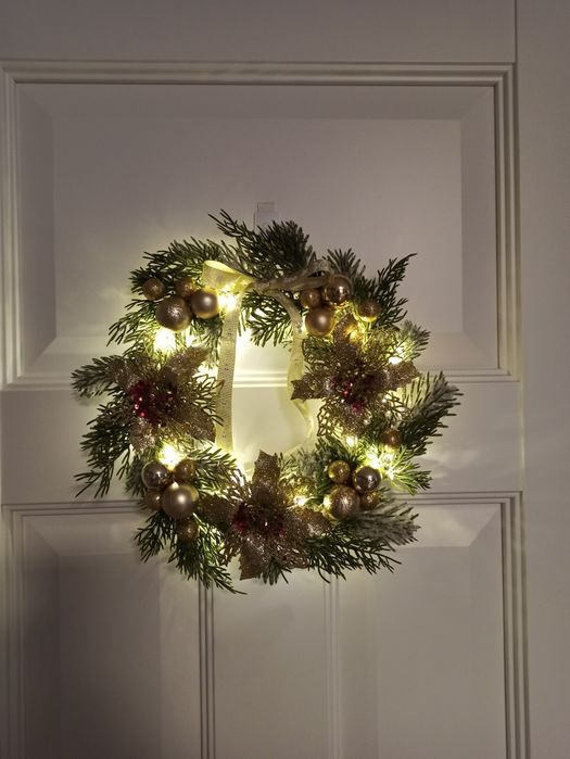 Wianek wieniec świąteczny Boże Narodze 30 cm lampki