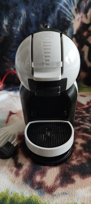 Кавоварка Nescafé dolce gusto