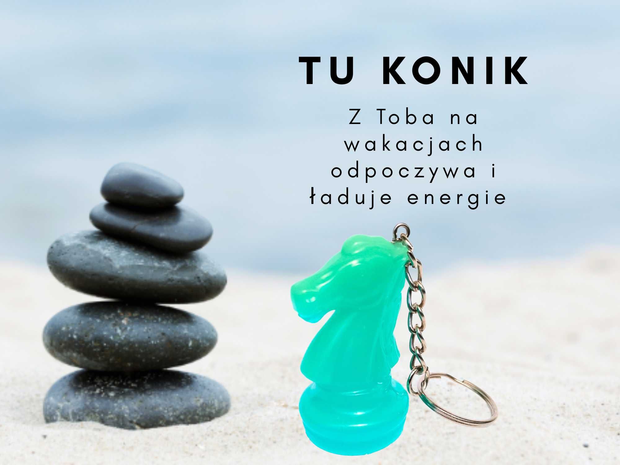 NA PREZENT Eko brelok konik szachy świecący w ciemności